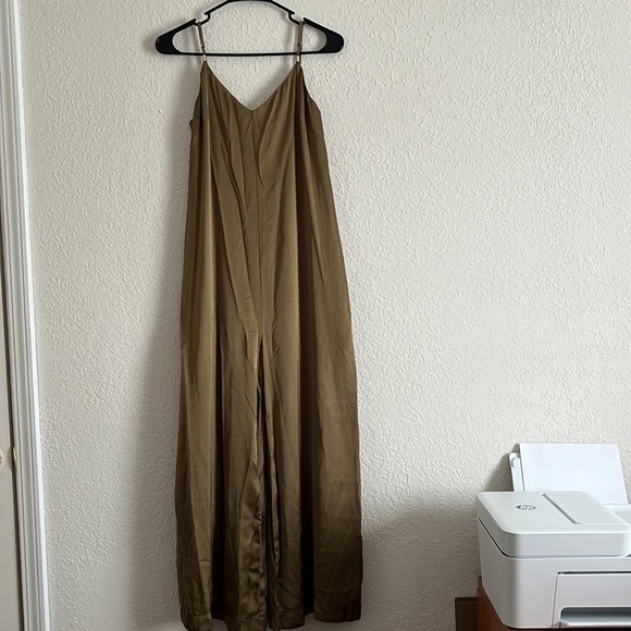 DKNY spanish olive satin jumpsuit Size small spaghetti straps, wide leg. - Picture 6 of 11